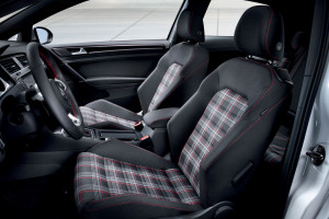 青春无悔!那些热血沸腾的赛场,闪耀着无畏的光芒 青春无悔!那些热血沸腾的赛场,闪耀着无畏的光芒